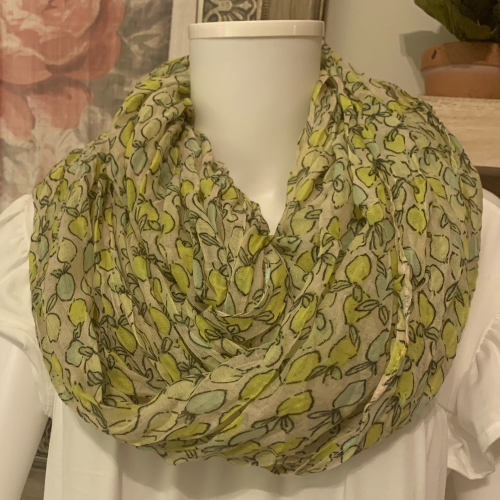 When life gives you lemons 🍋...wear them around your neck! EEUC Infinity Scarf